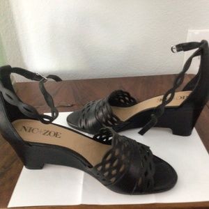 Nic and Zoe black wedge sandals